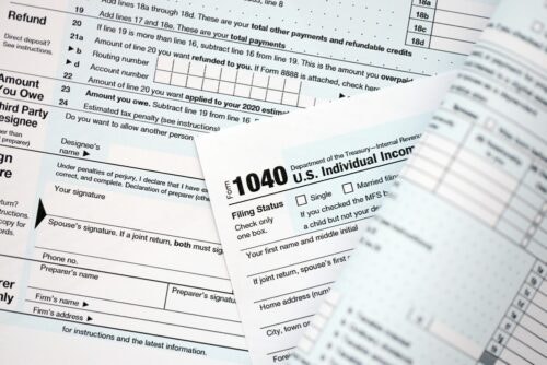 Blank 1040 US individual income tax return form.